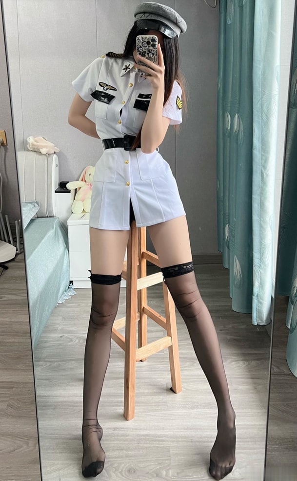 刘雅萌-御姐性感[32P-77MB]-玩偶屋