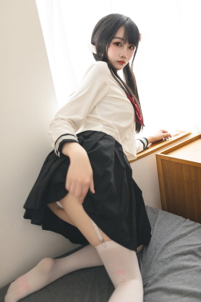 嗷呜酱 – 水手服 [48P-410MB]-玩偶屋