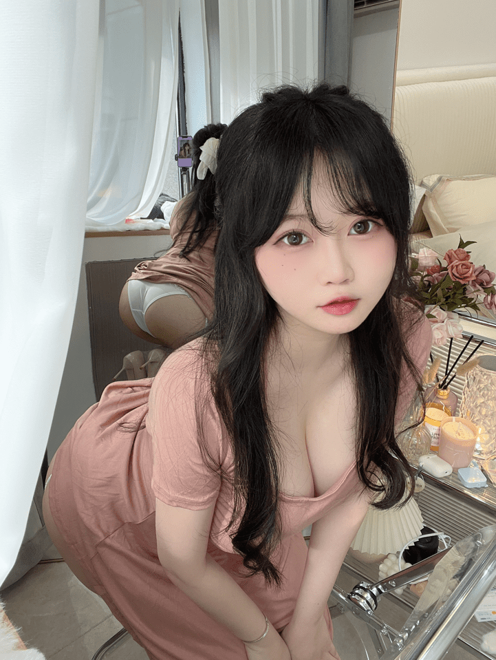 是依酱吖 – NO.061 白丝人妻[31P4V-197MB]-玩偶屋